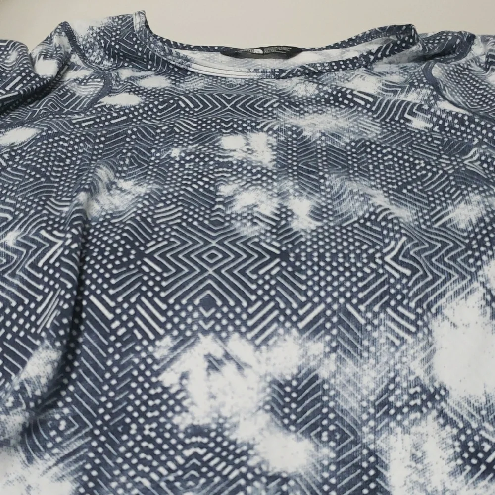 The North Face Pink, Black, Blue And Blue Spacedye T-Shirt‎ - Picture 9 of 14